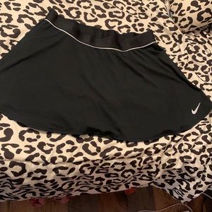 Nike Dry fit XL excellent pre- owned condition-black tennis/golf skort